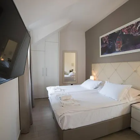 Top Floor Luxury Studio In Old Town - Top Location *