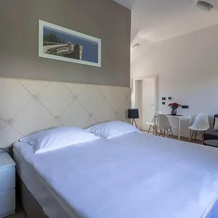 Top Floor Luxury Studio In Old Town - Top Location Split