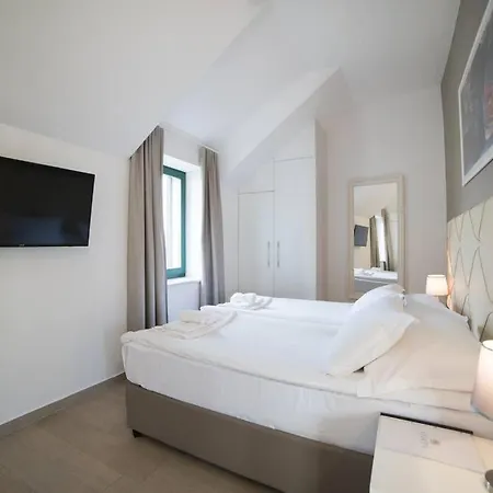 Top Floor Luxury Studio In Old Town - Top Location Split
